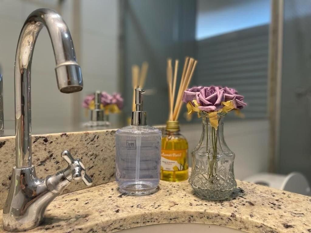 Moderno Flat Com Vista Para O Parque Vaca Brava Goiania Ngoại thất bức ảnh