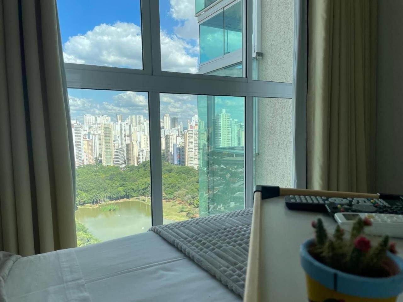 Moderno Flat Com Vista Para O Parque Vaca Brava Goiania Ngoại thất bức ảnh
